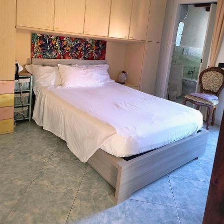 B&B Is Pranus A Mari Casa Privata Solanas  Bagian luar foto