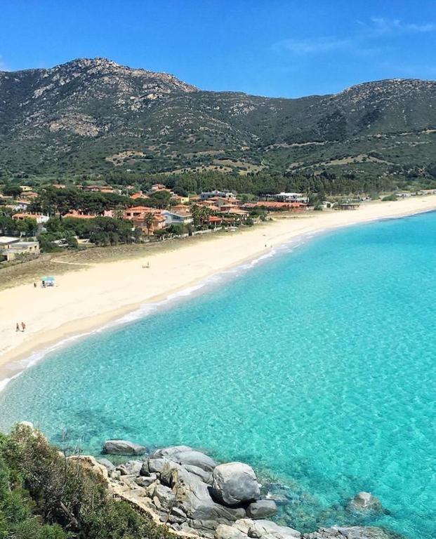 B&B Is Pranus A Mari Casa Privata Solanas  Bagian luar foto